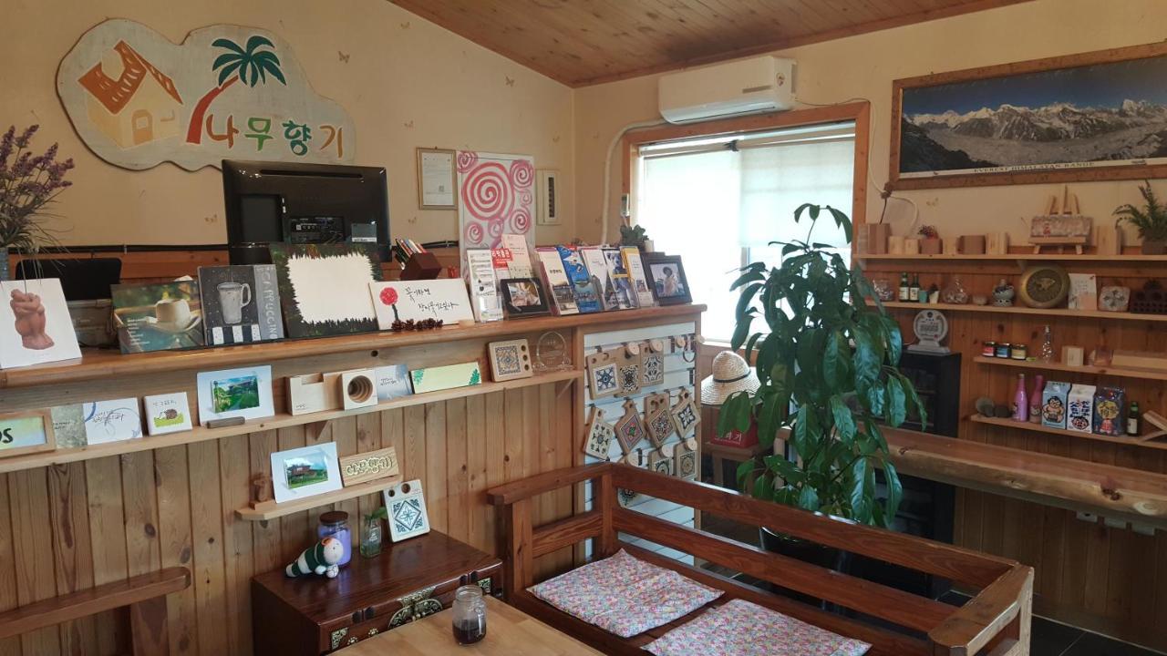 Namu Hyanggi Pension Чечжу Екстер'єр фото